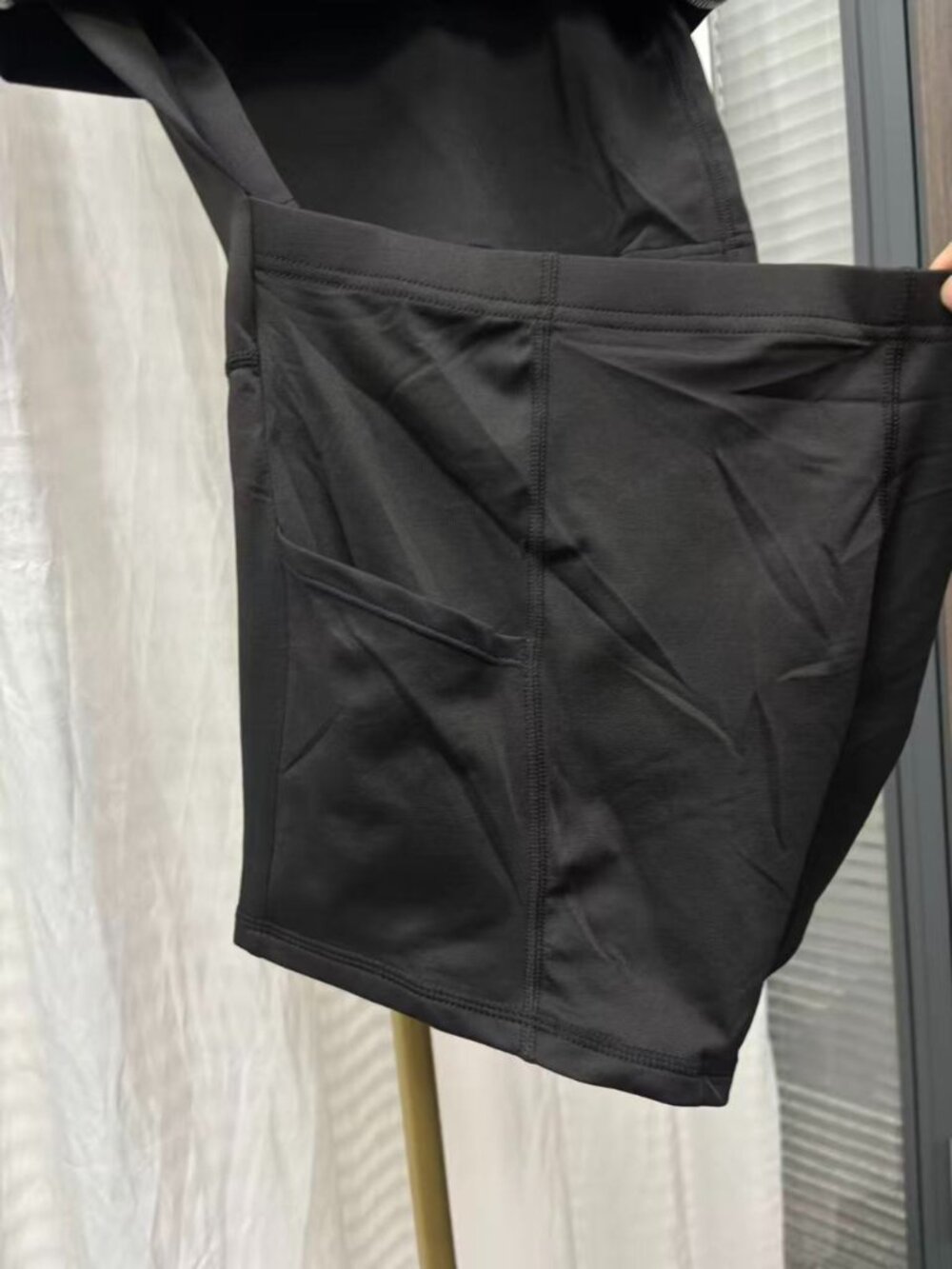 🖤 Alo Airbrush Streamlined Dress - Black and White Color Block Fitted Dress - Picture 4 of 5
